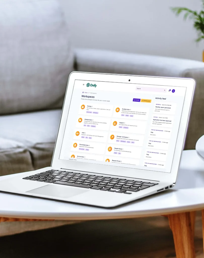 Portabel dator på soffbord med Onifys portal